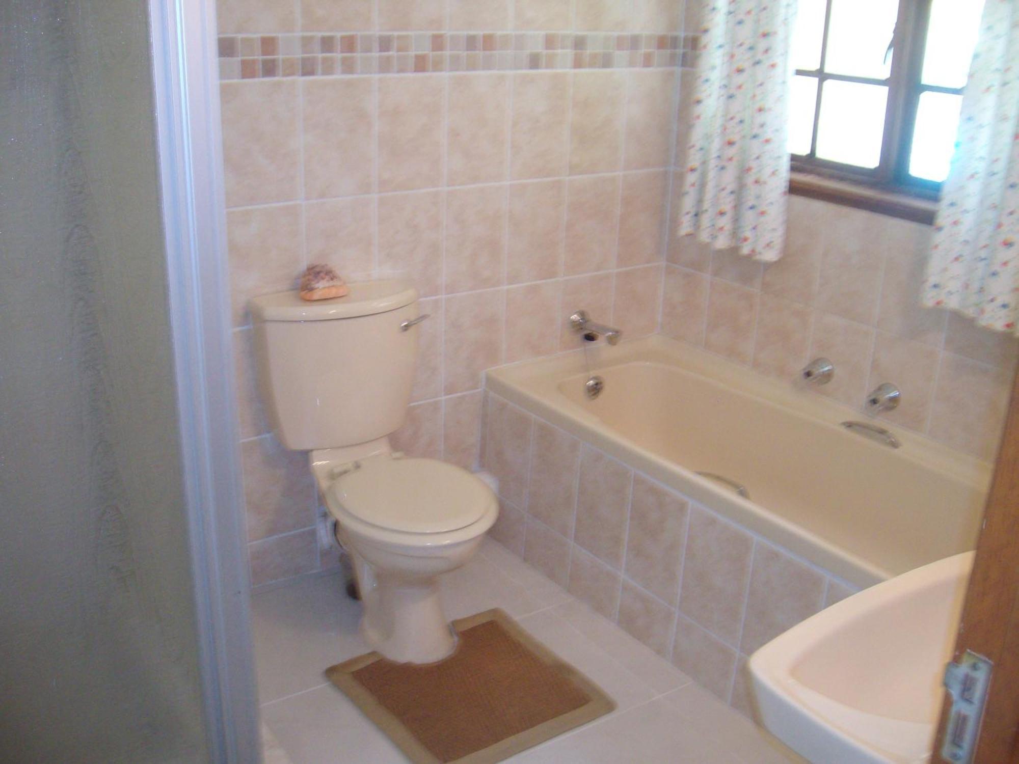 Kyalami Oaktree Lodge Guest House מראה חיצוני תמונה